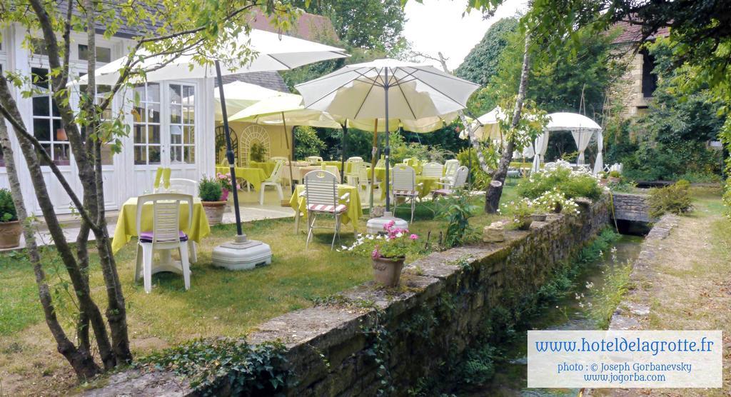 Hotel De La Grotte モンティニャック エクステリア 写真