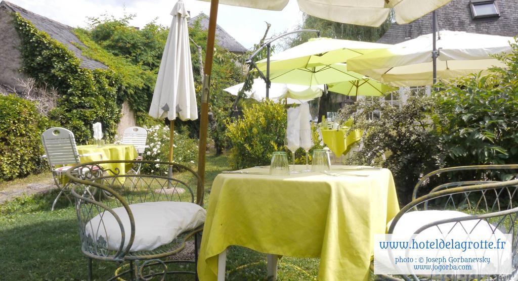 Hotel De La Grotte モンティニャック エクステリア 写真