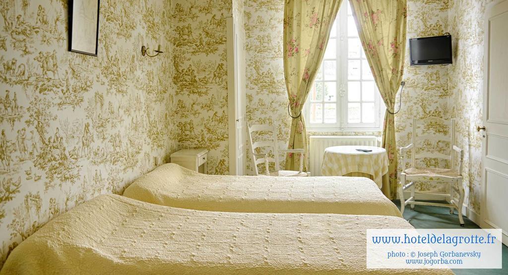 Hotel De La Grotte モンティニャック 部屋 写真